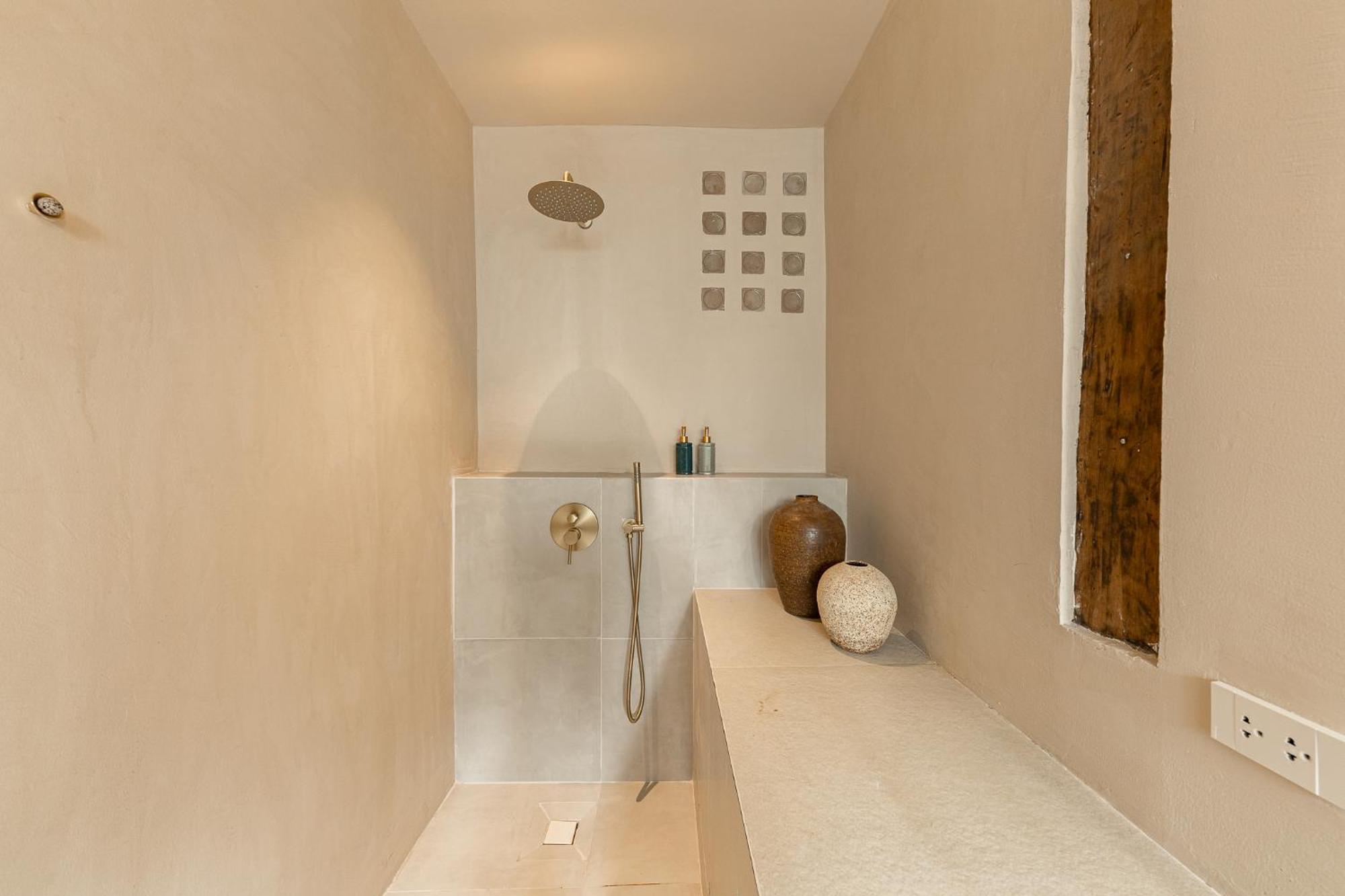 Private Pool, 8-Bedroom, Old Town, Entire Estate - Tanpuri Thapea - Prime Location Chiang Mai