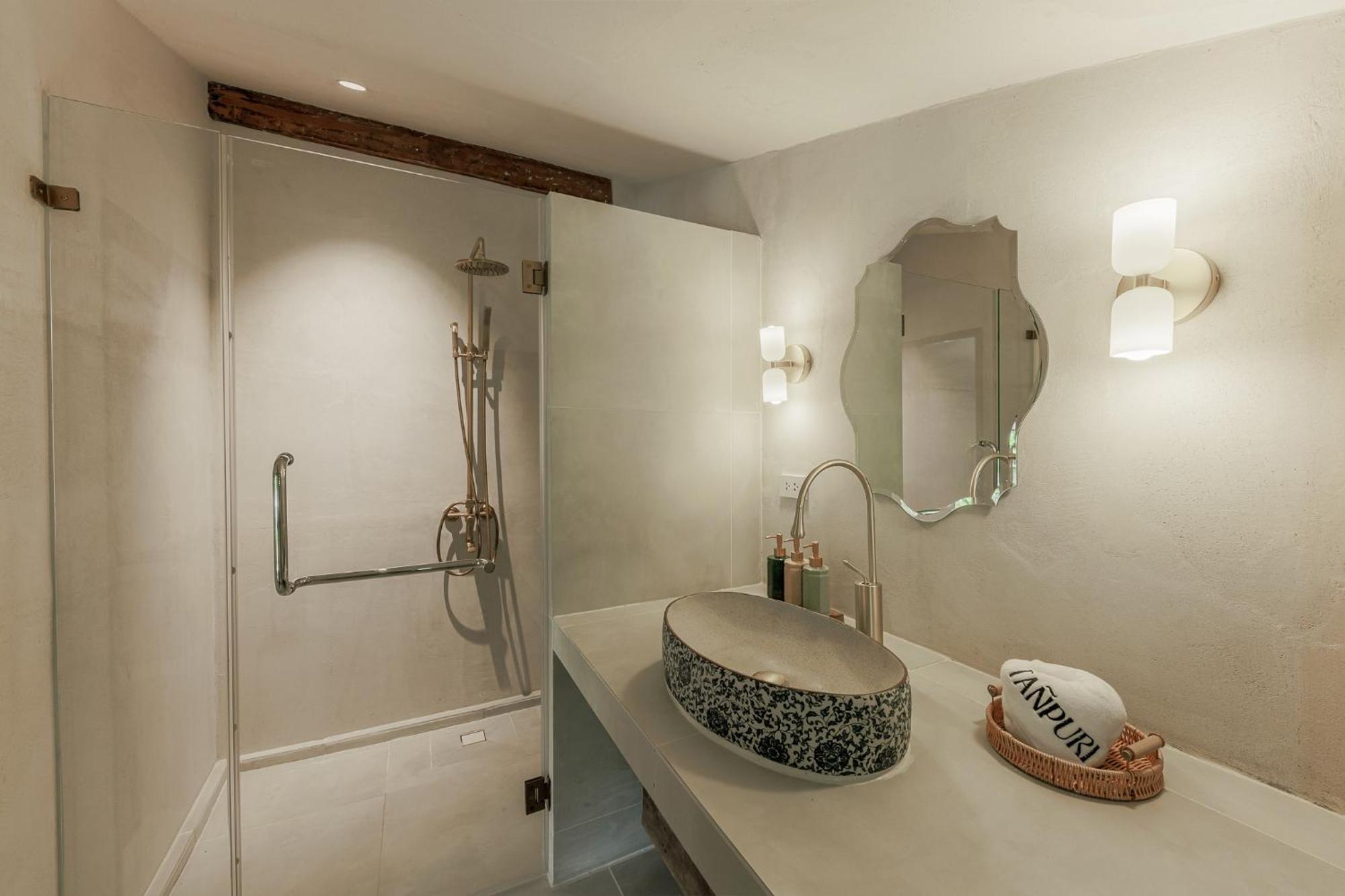 Villa Private Pool, 8-Bedroom, Old Town, Entire Estate - Tanpuri Thapea - Prime Location