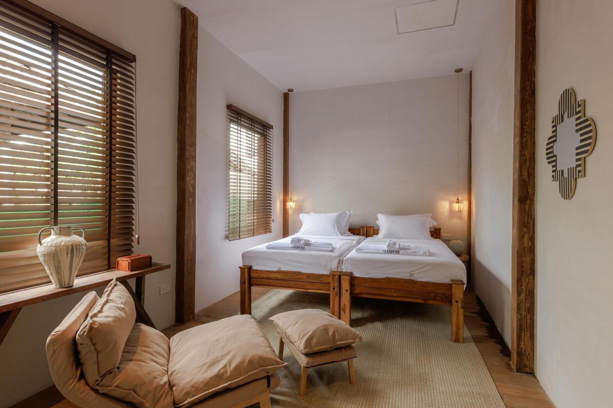 Private Pool, 8-Bedroom, Old Town, Entire Estate - Tanpuri Thapea - Prime Location Villa