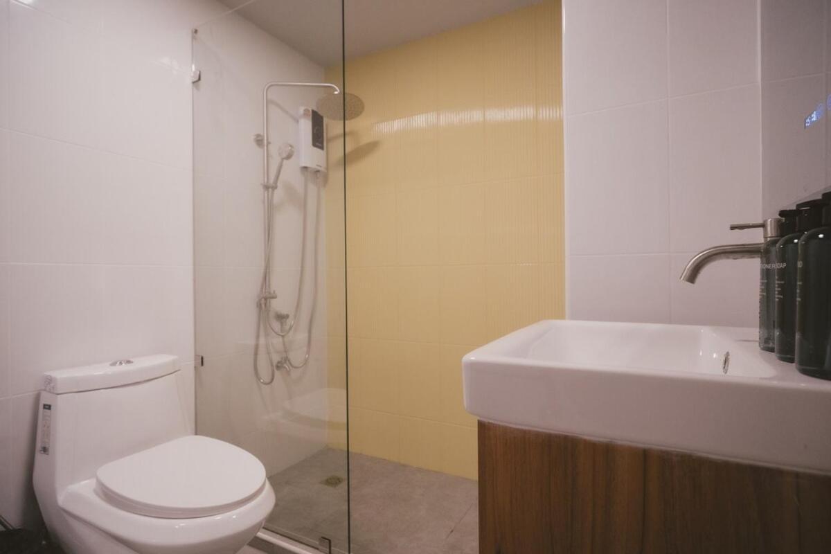 Apartment 3 Bedrooms 2 Showers 1 Toilet On Nimman *