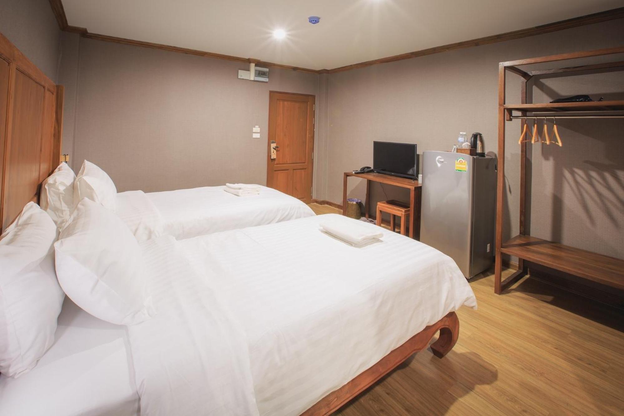 Hotel S48