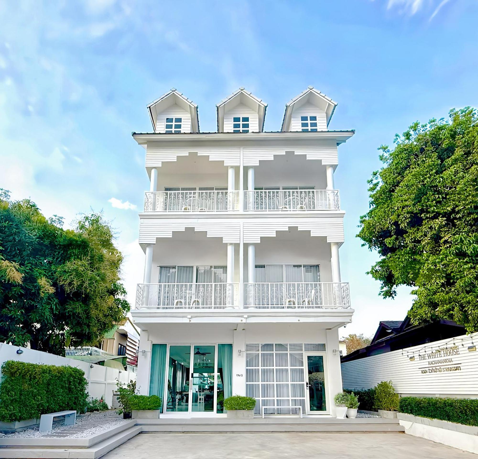 The White House Rachamankha เดอะ ไวท์เฮ้าส์ ราชมรรคา Albergue