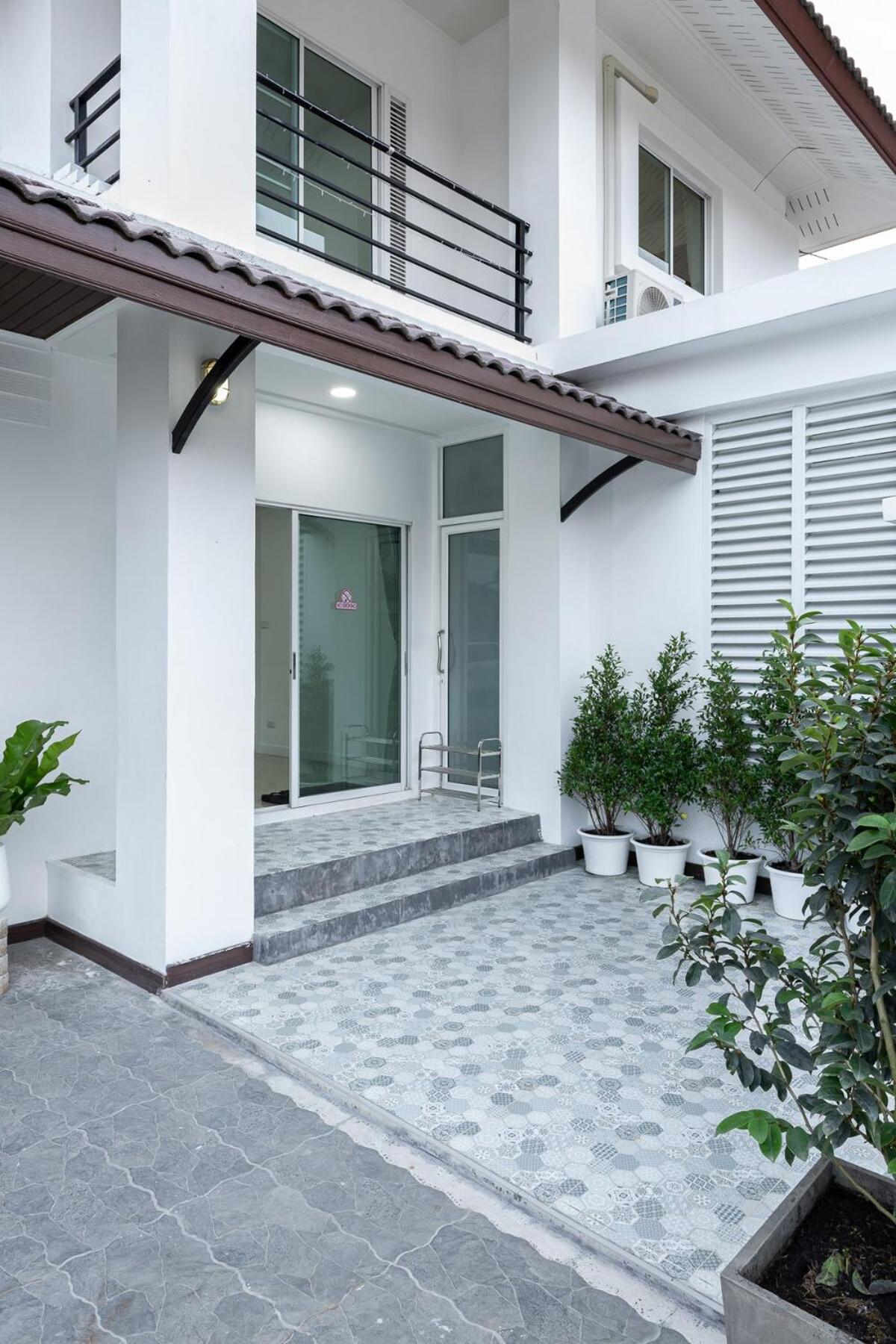 Corner Villa *