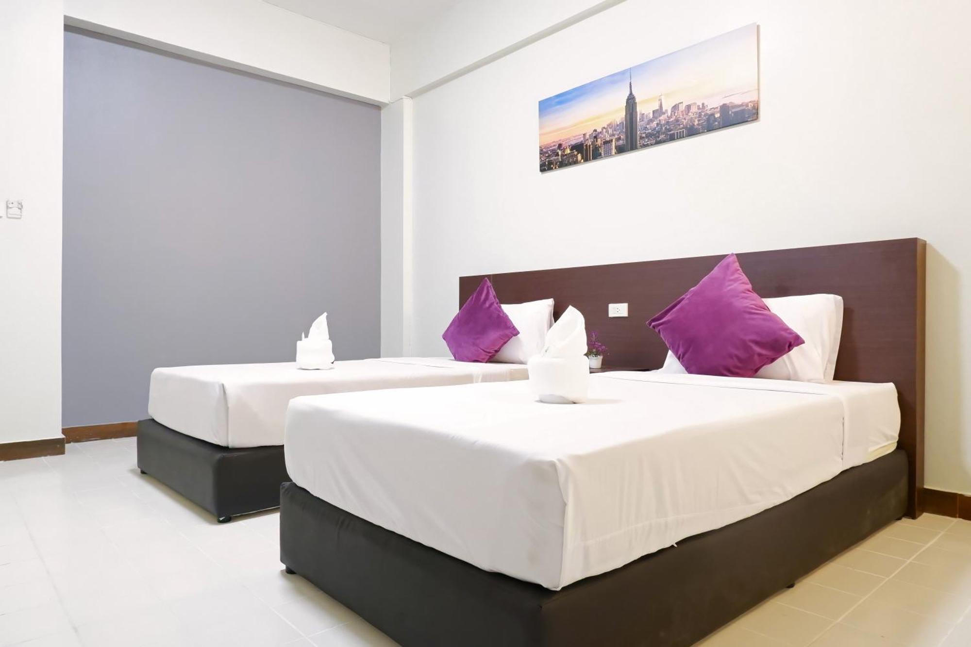 Aparthotel C Extra At Airport *