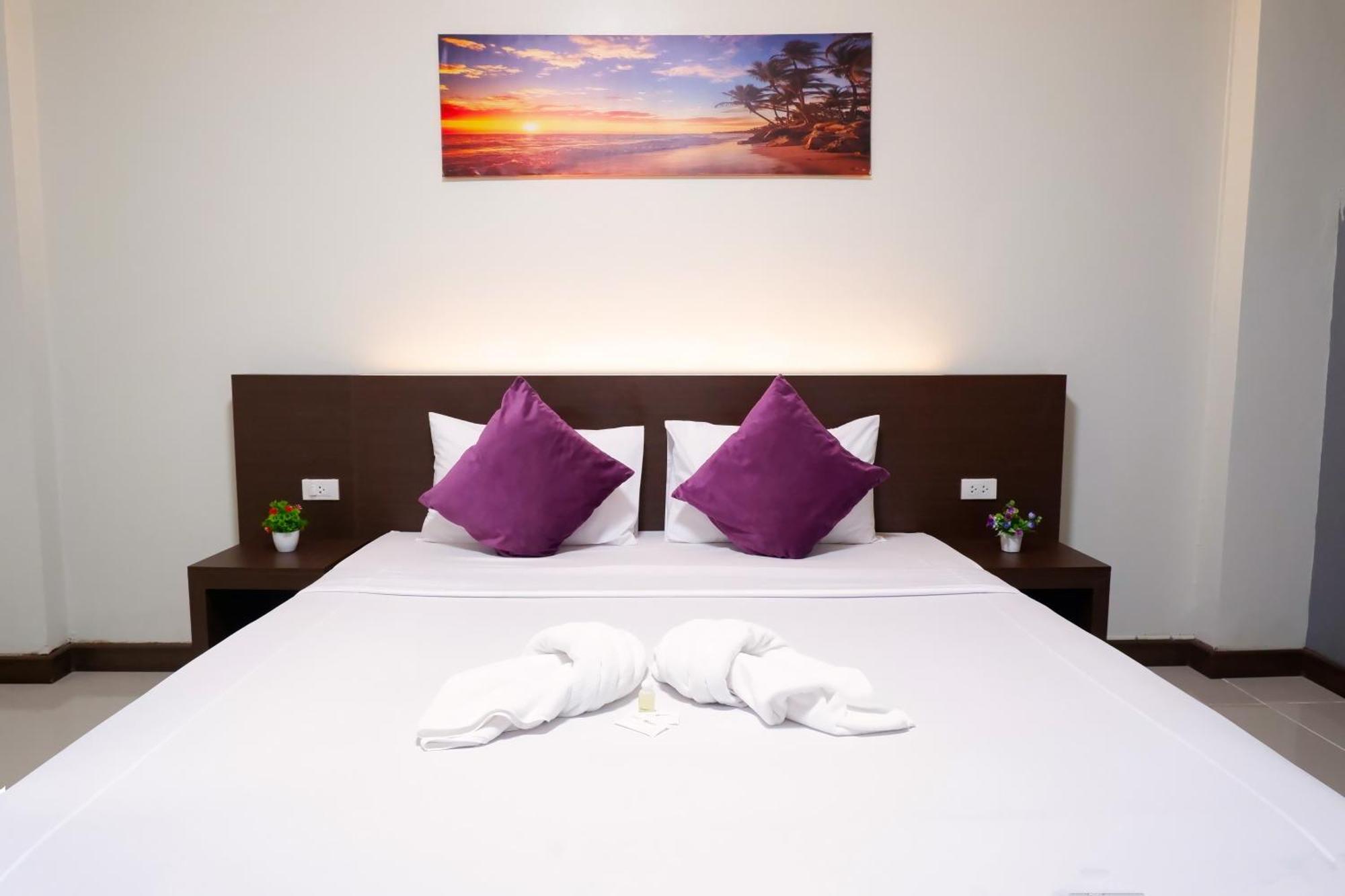 Aparthotel C Extra At Airport *