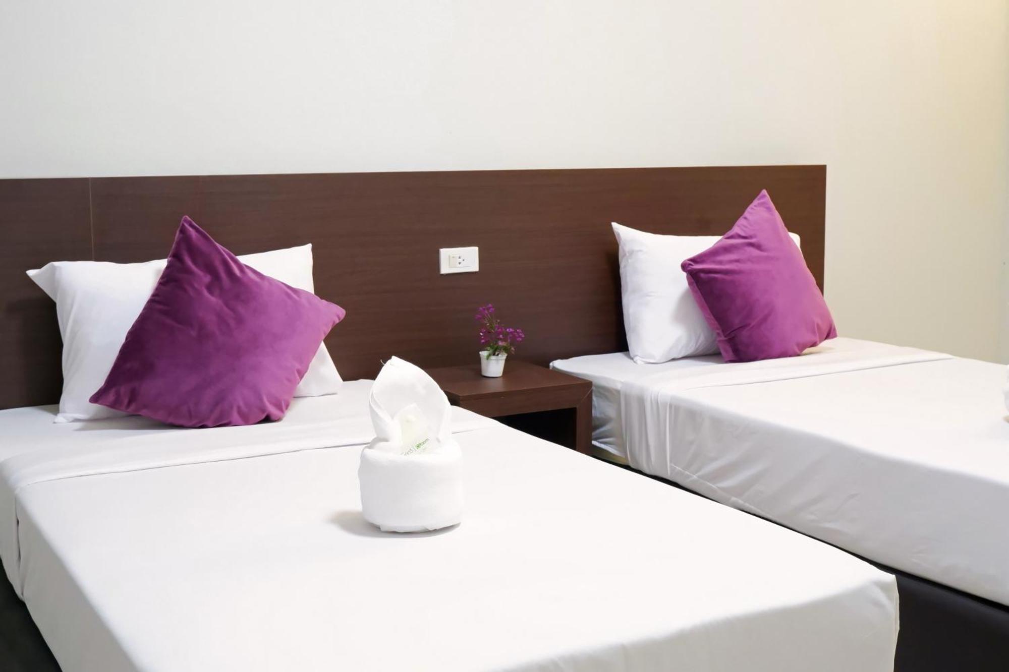 C Extra At Airport Aparthotel
