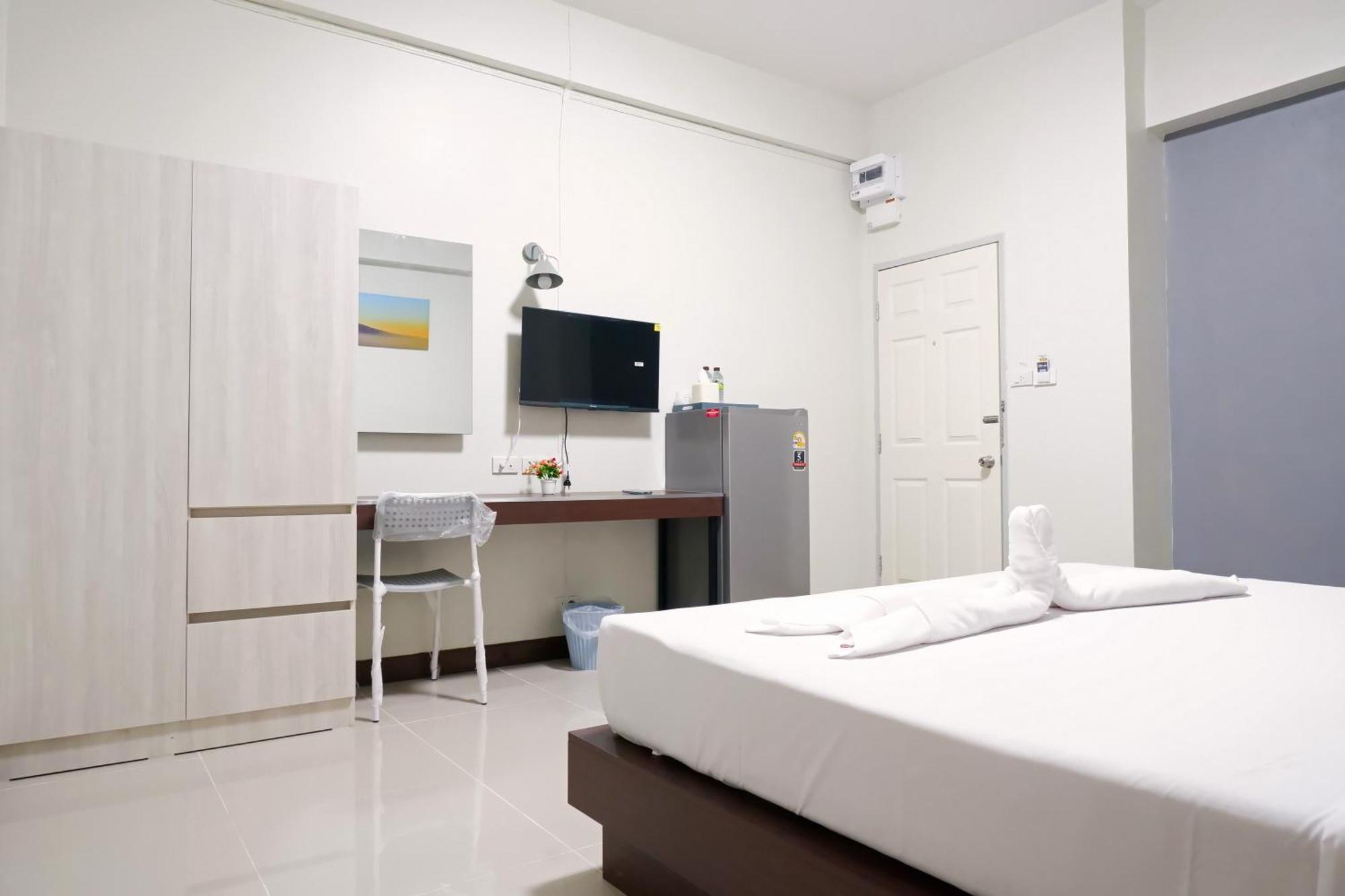 C Extra At Airport Aparthotel *