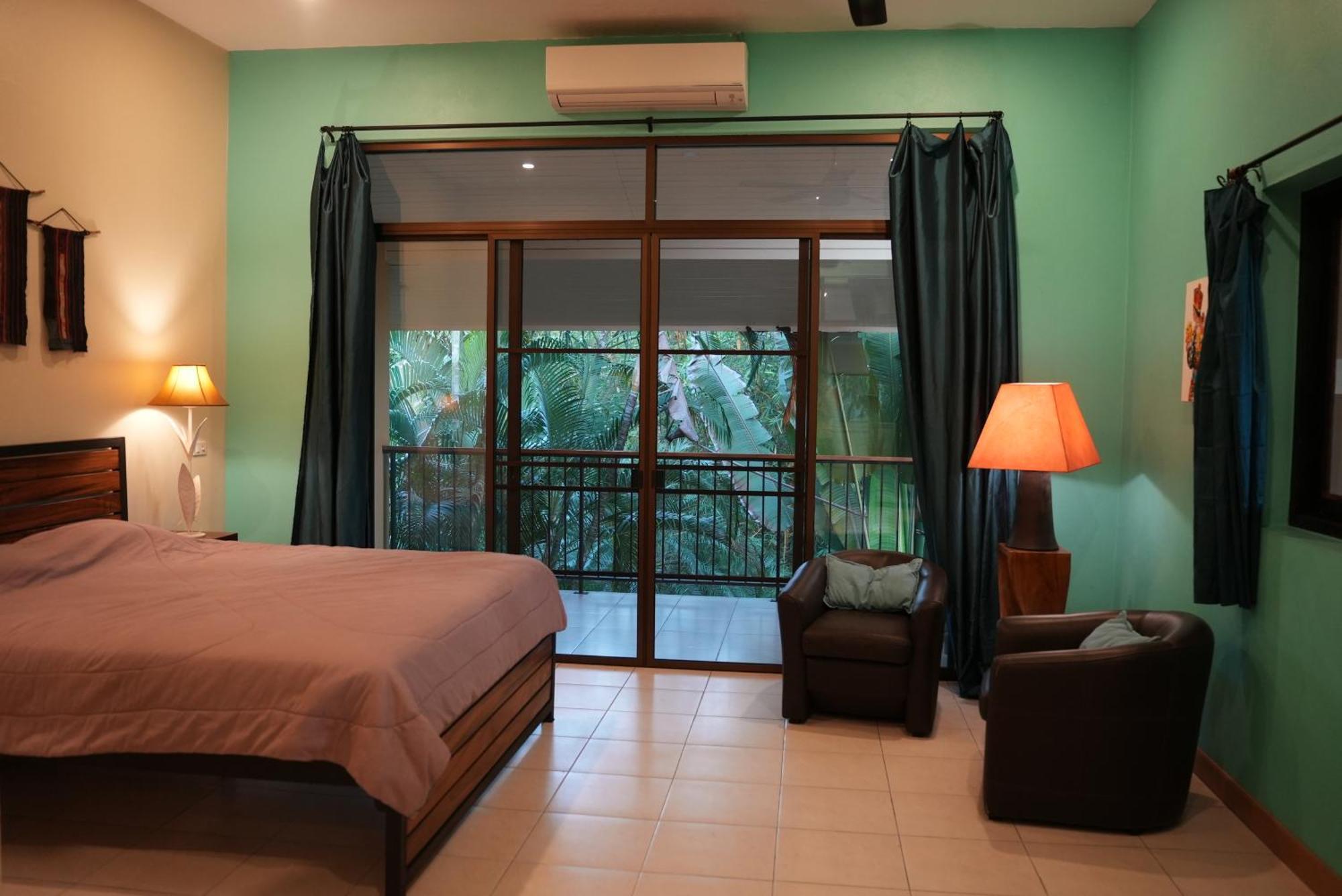 Pool Homestay *