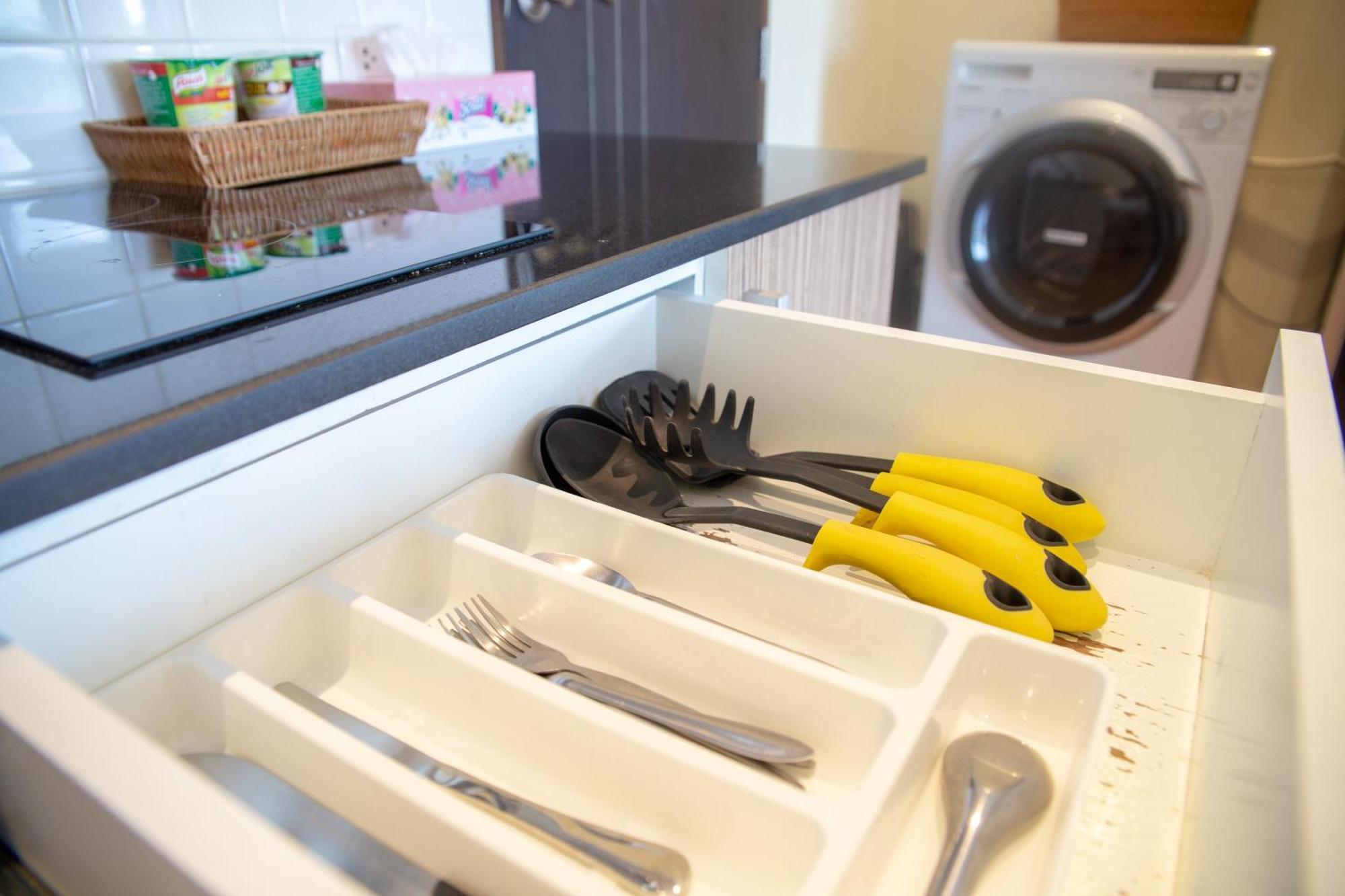 Cozy And Hommy 1br At Promt Apartment