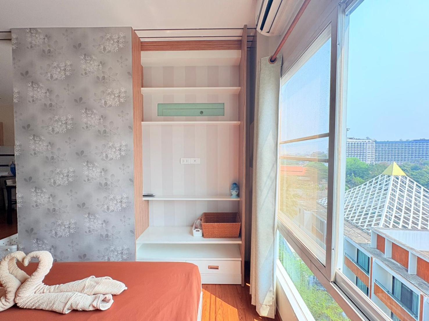 Cozy And Hommy 1br At Promt Apartment *