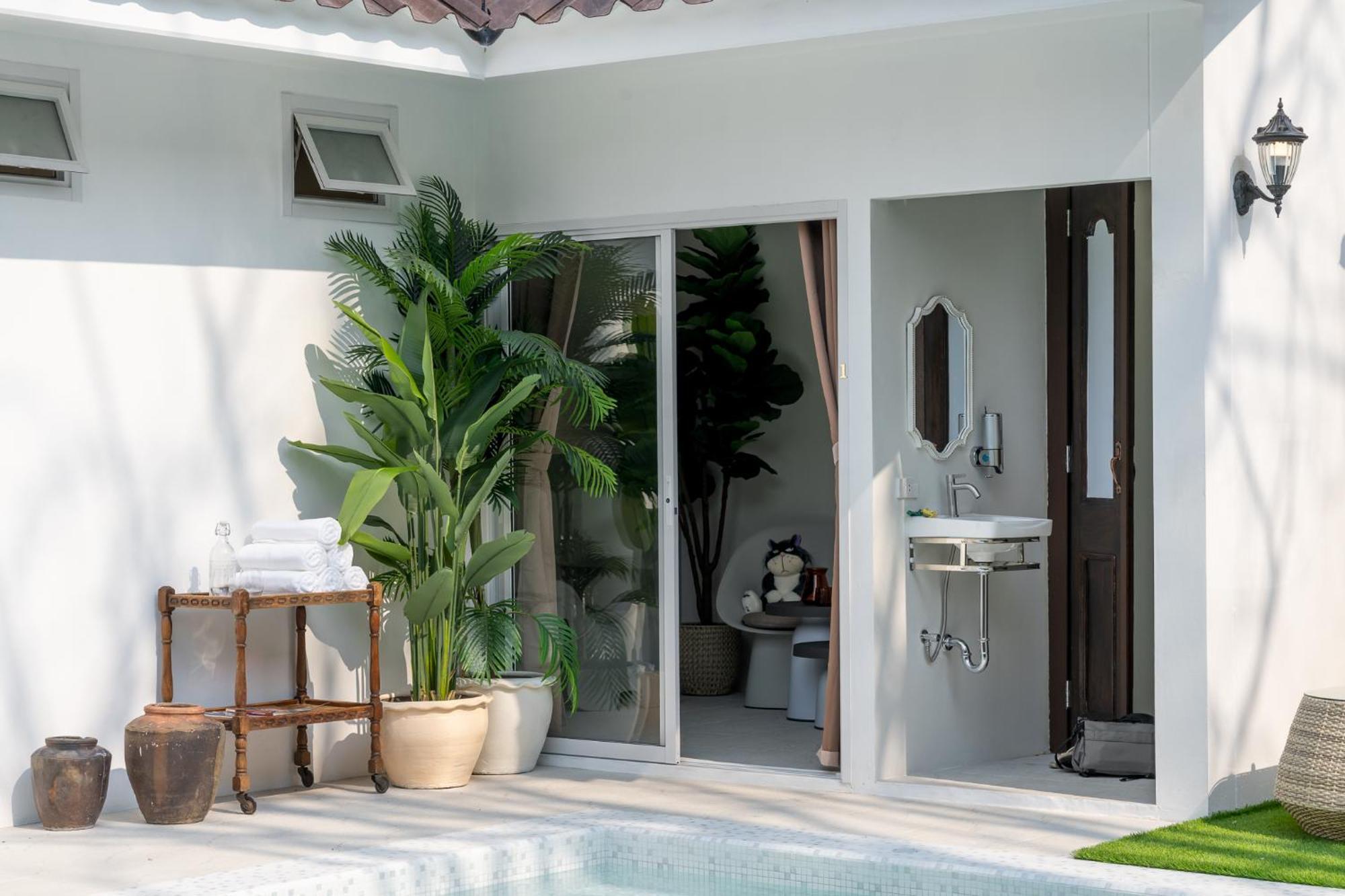 Aphrodite Pool Old 7 Bed Chiang Mai