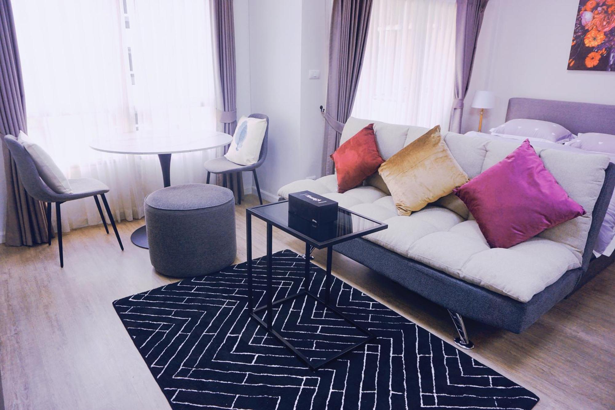 Cozy 1 Bd Pool Gym Balcony Walk To Festival *