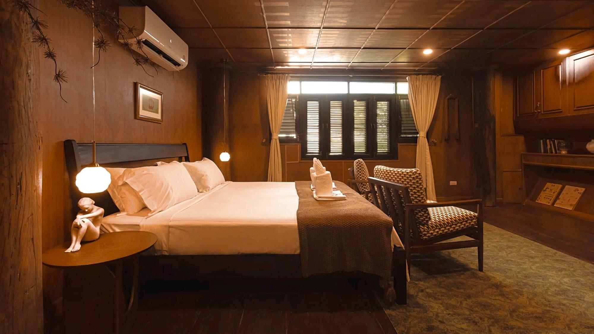 Riverside Private Pool, 7-Bedrooms, Chiang Mai Center, Entire Estate For You - Tanpuri Villa Chiang Mai