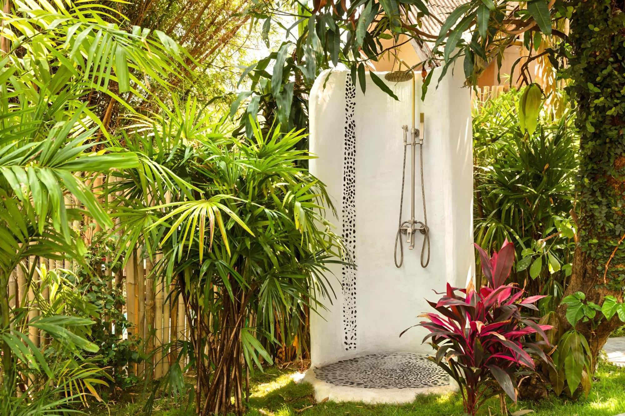 Villa Riverside Private Pool, 7-Bedrooms, Chiang Mai Center, Entire Estate For You - Tanpuri