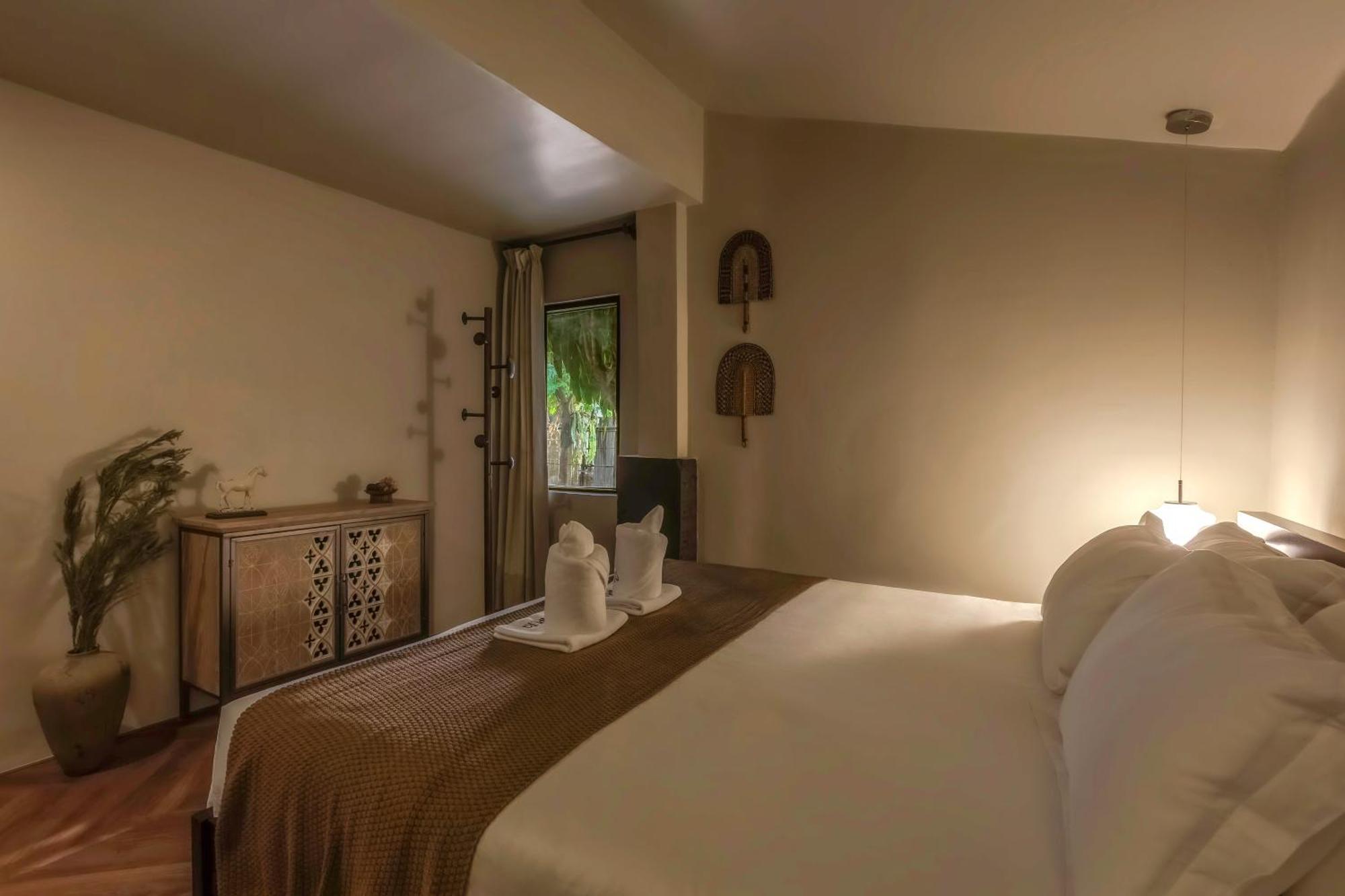 Riverside Private Pool, 7-Bedrooms, Chiang Mai Center, Entire Estate For You - Tanpuri * Chiang Mai