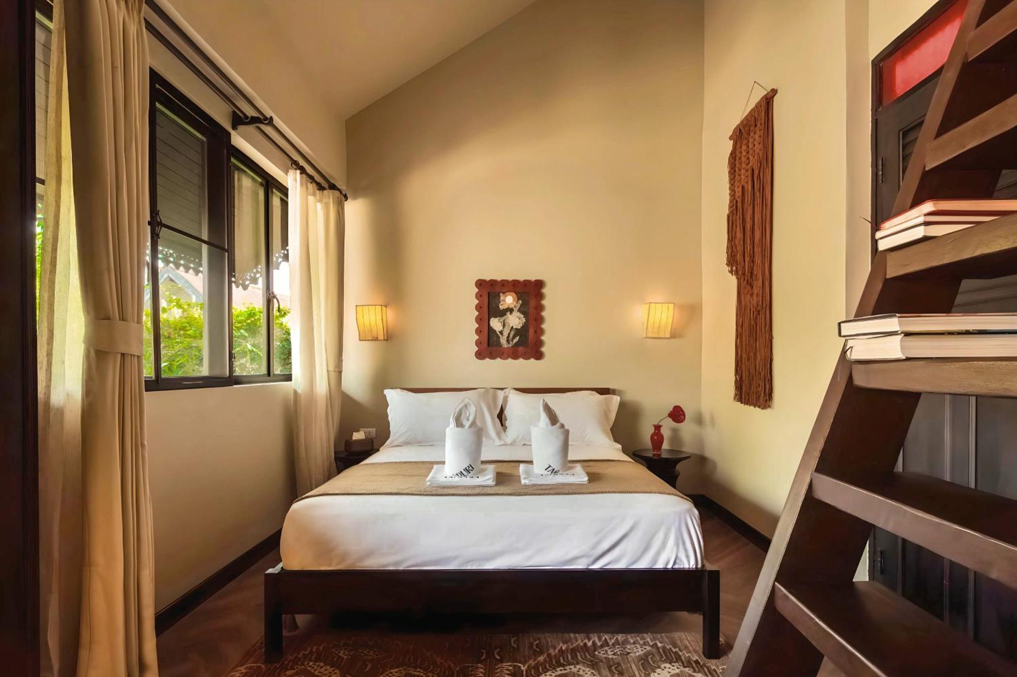 Villa Riverside Pool Estate In - Tanpuri