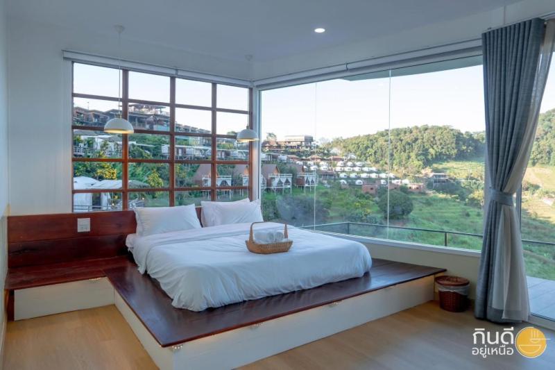 Rai Fah Dao Moncham Hotel *