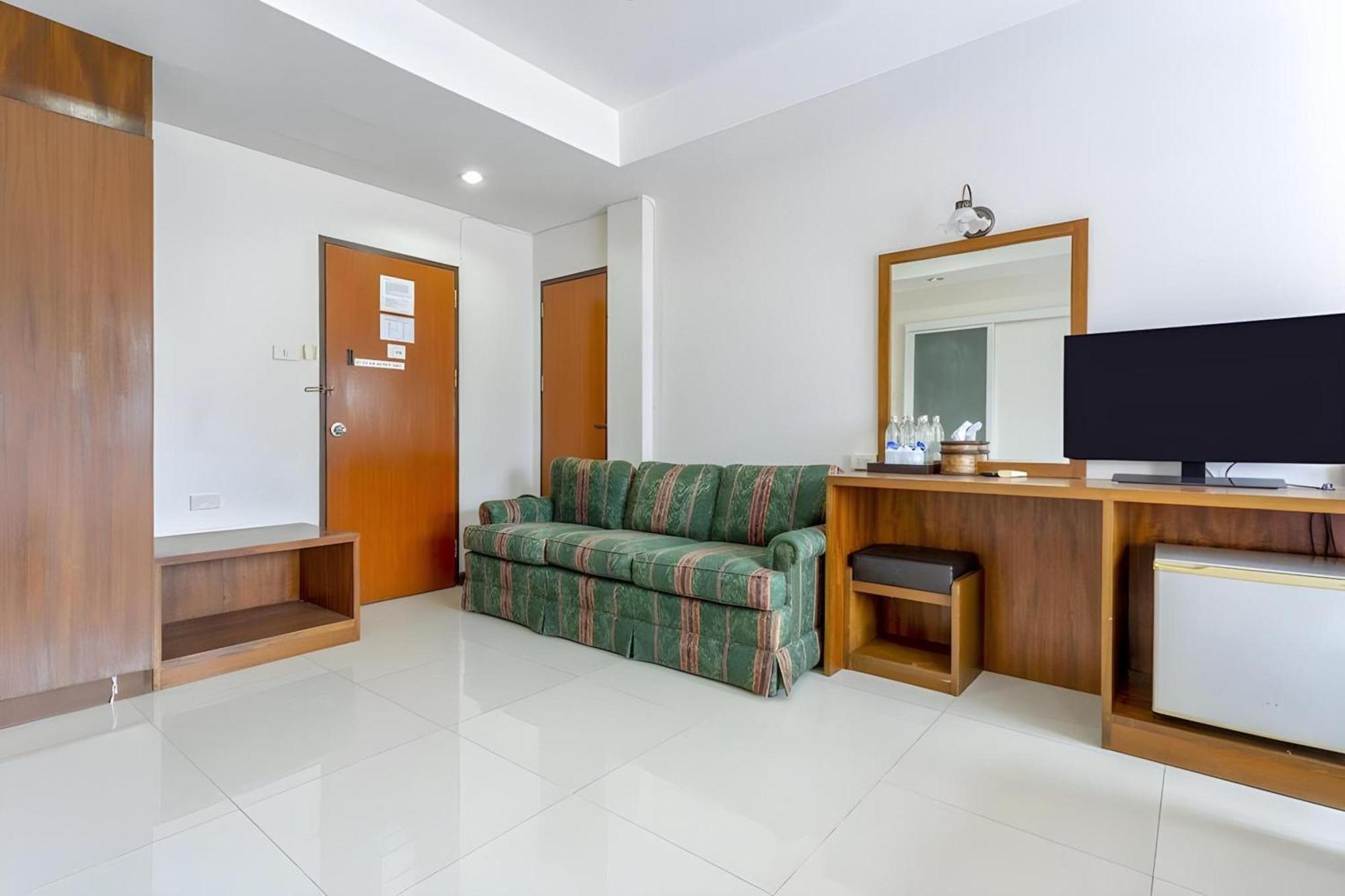 Hotel Super Oyo 1096 Winner Chiang Mai