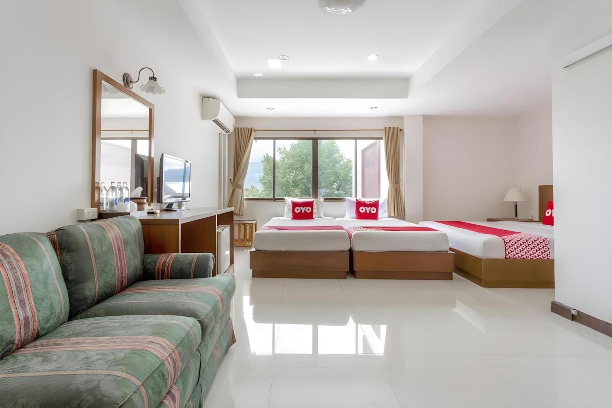 Super Oyo 1096 Winner Hotel