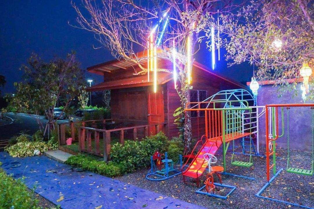 Hotel Oyo 75500 Kuunone Art & Gallery 2*