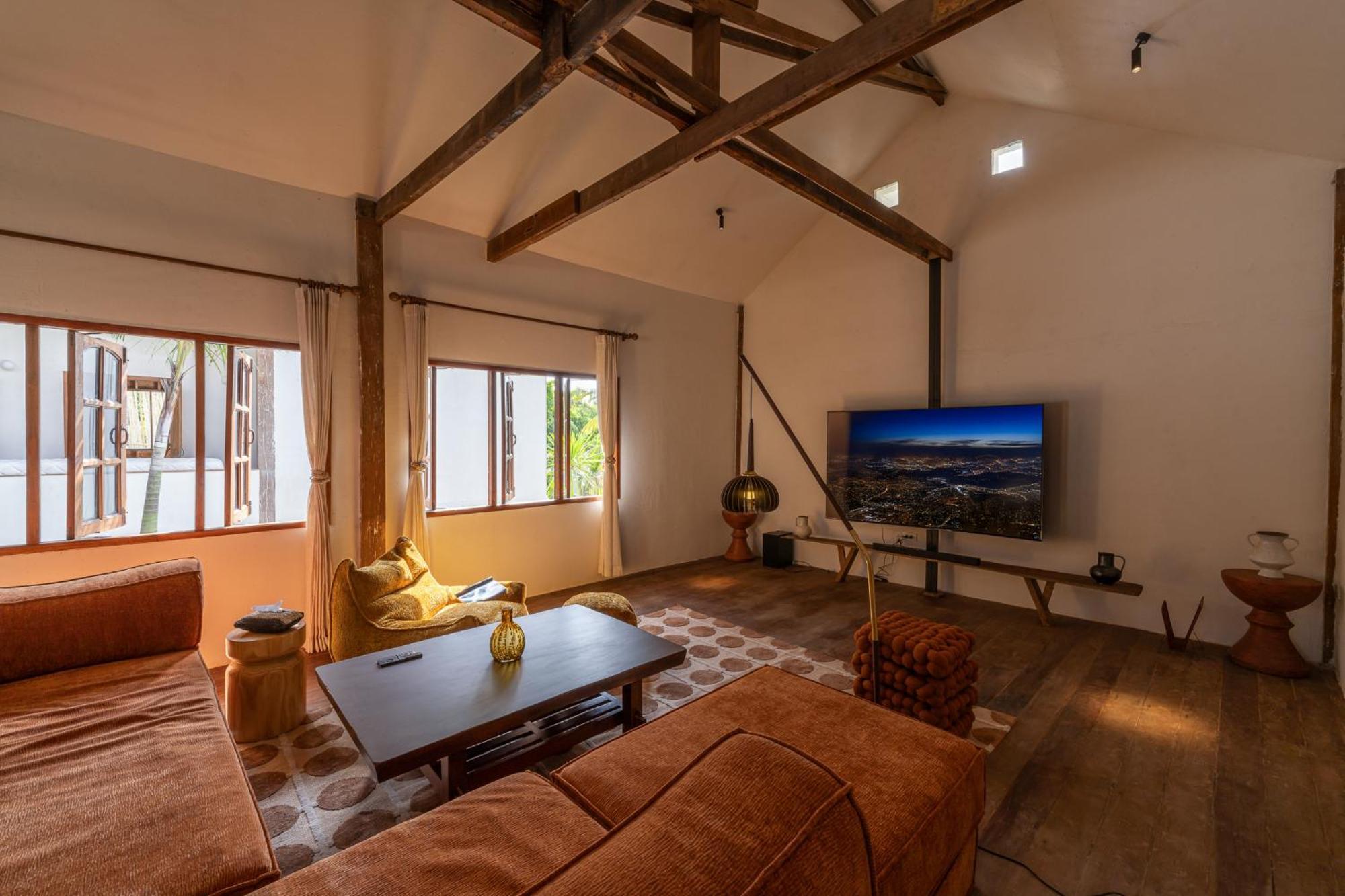 Pool, 8-Br, Old Town, Entire Private Estate - Tanpuri Chiang Mai Villa Chiang Mai