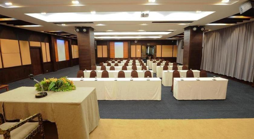Holiday Garden Hotel&resort Sha Extra Plus Hotel Chiang Mai