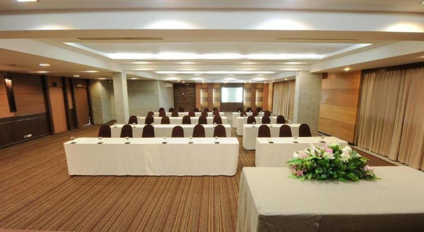 Holiday Garden Hotel&resort Sha Extra Plus Hotel 3*