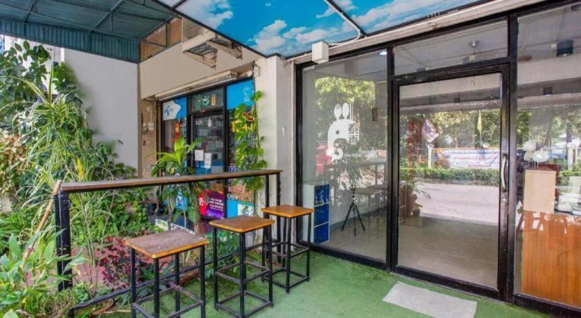 Hotel Oyo 1174 Thai Good Tastes 2*
