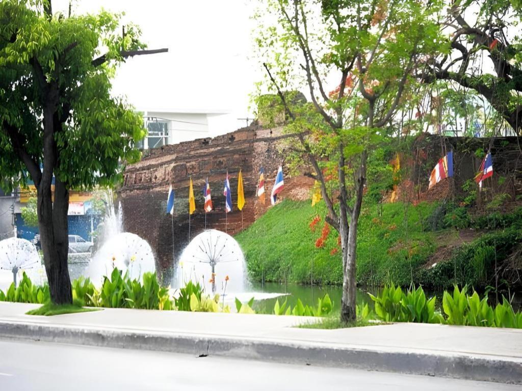 Collection O Khu Mueang Near Tha Phae Gate Formerly Lai Thai Hotel 2*