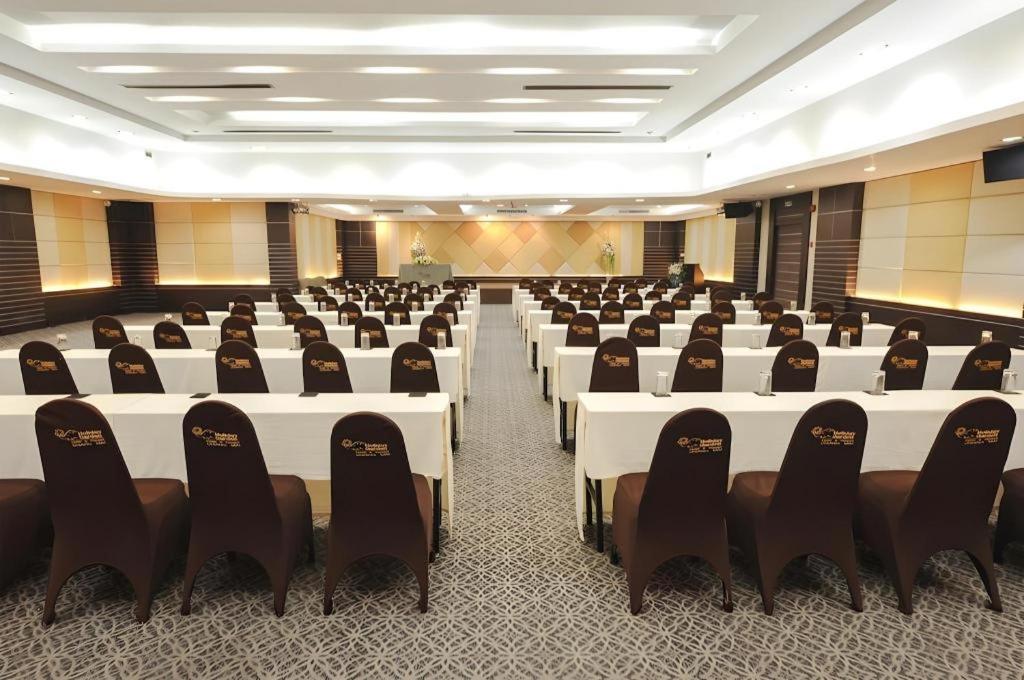 Holiday Garden Hotel&resort Sha Extra Plus Hotel
