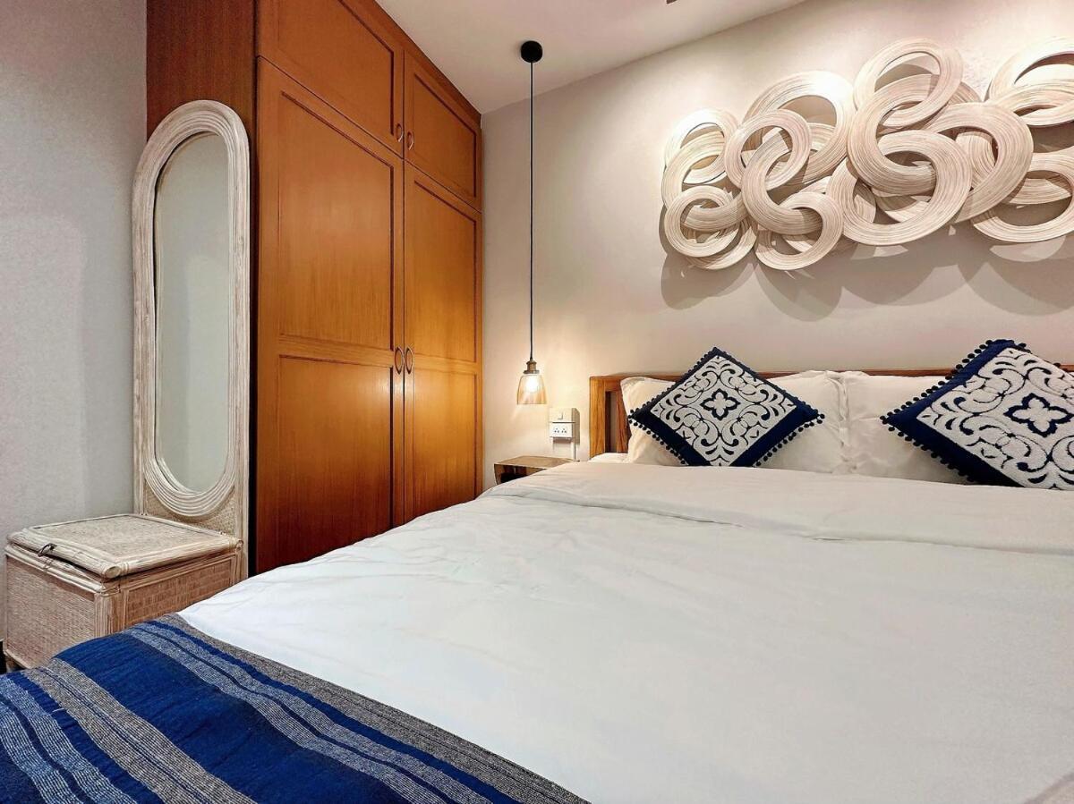 Apartment Standalone 3 Bedroom 160 Sqm With Huge Front And Back Yard, Next To The Internet-famous Park In The Ancient *
