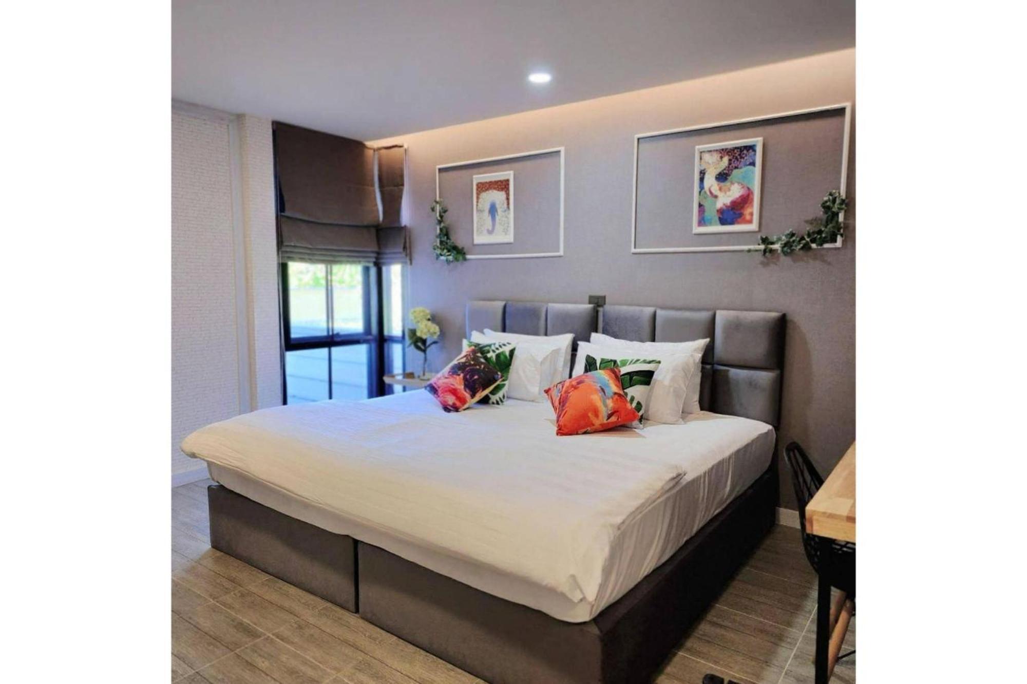 Capital O 75422 Million Pillows Guest house