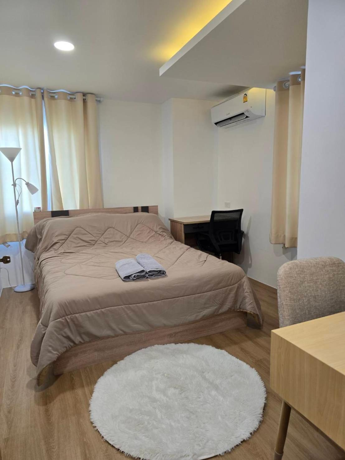103 2, 2 Bedroom Apartment *