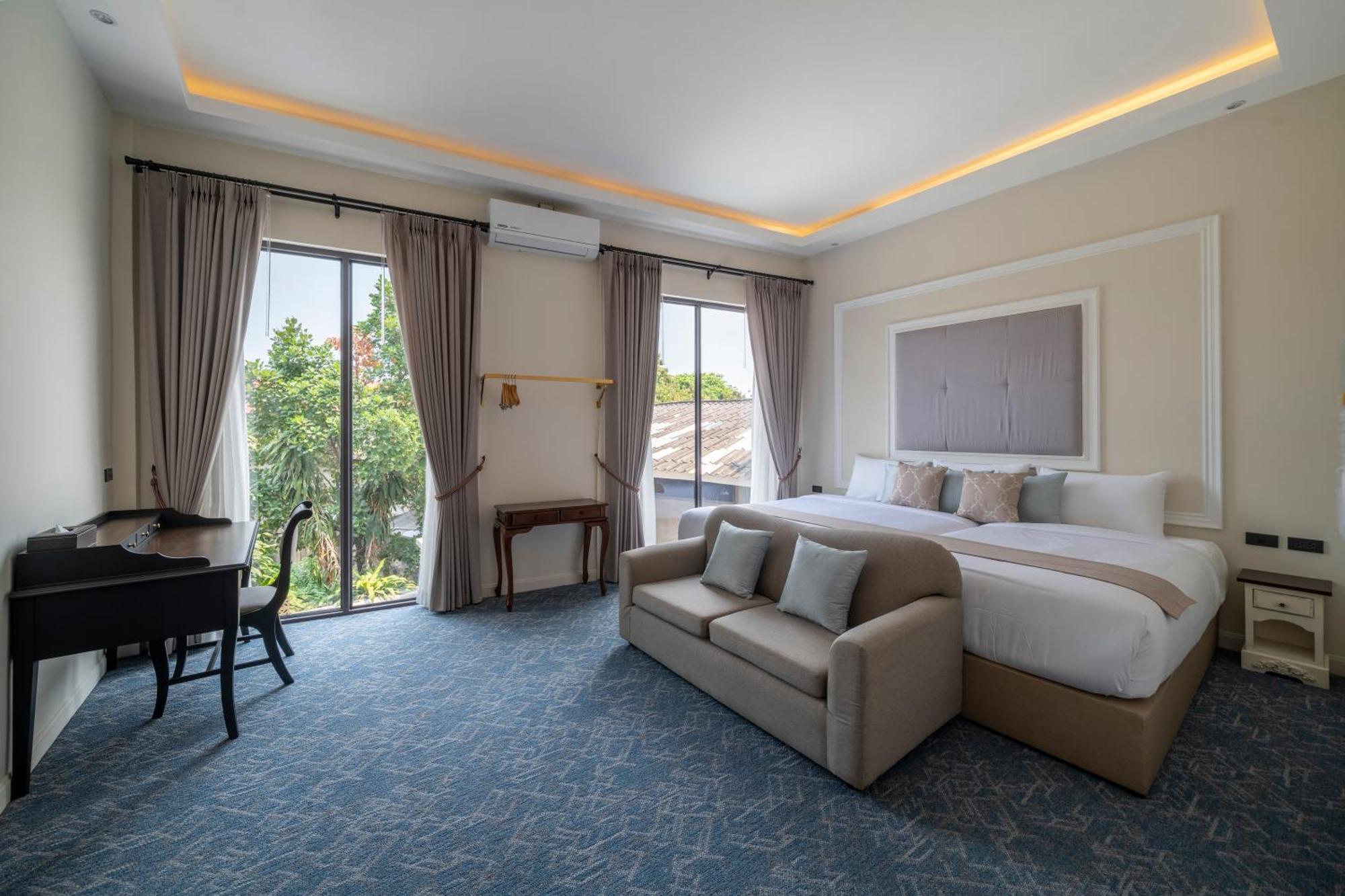 Sclass Penthouse Changmoi Road Center Old Apartment