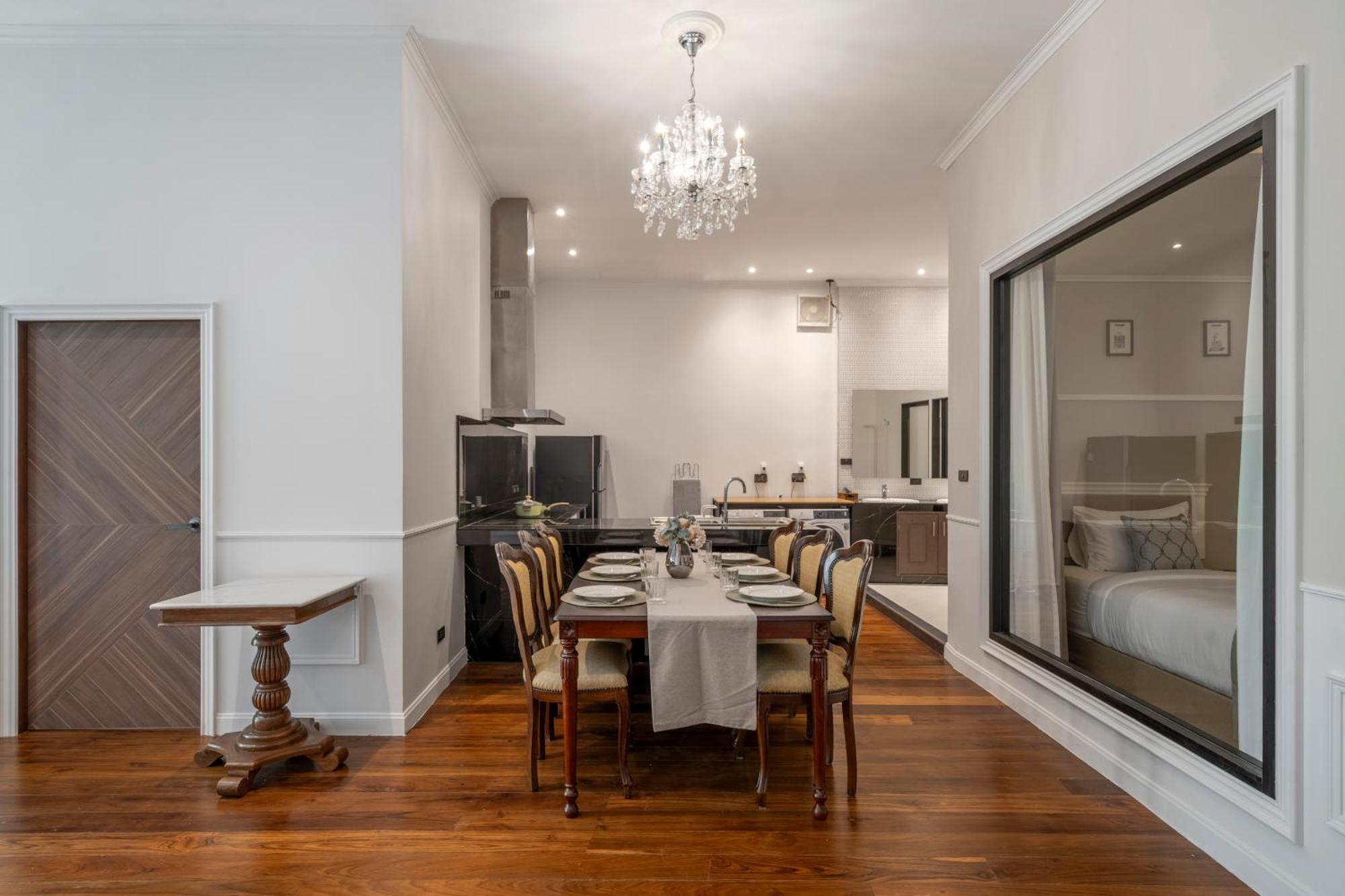 Sclass Penthouse Changmoi Road Center Old Apartment