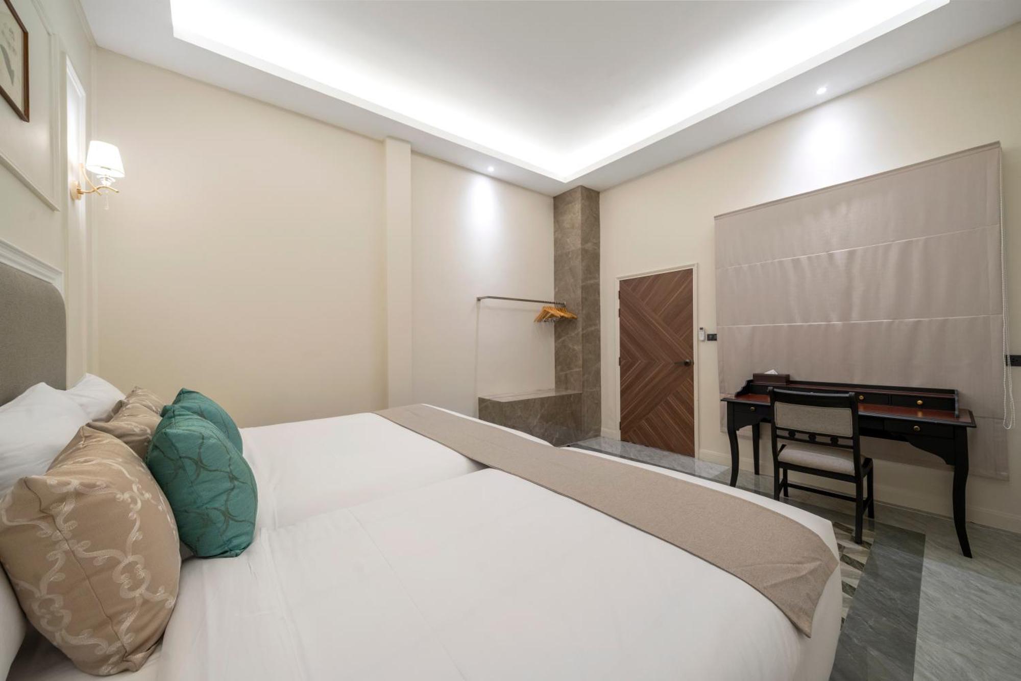 Sclass Penthouse Changmoi Road Center Old Apartment *
