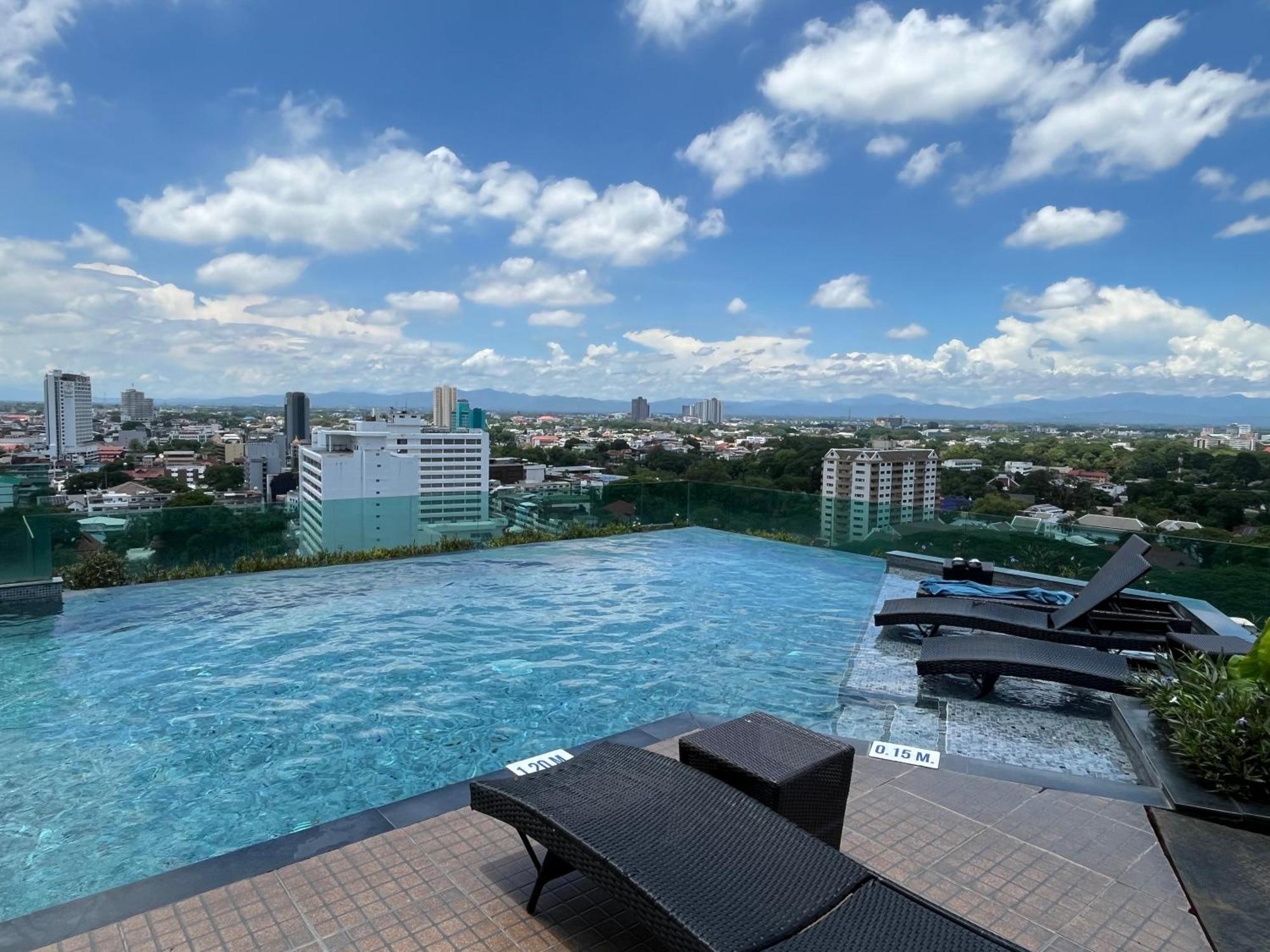 1 Bed 1 Bath - Serviced Near Center With Rooftop Pool And Gym Appartement *