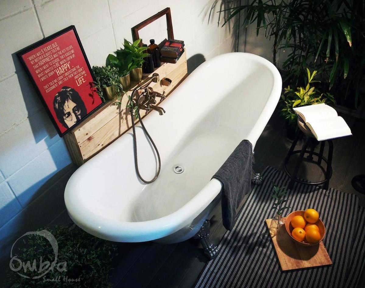 2br House With Bathtub Near Old