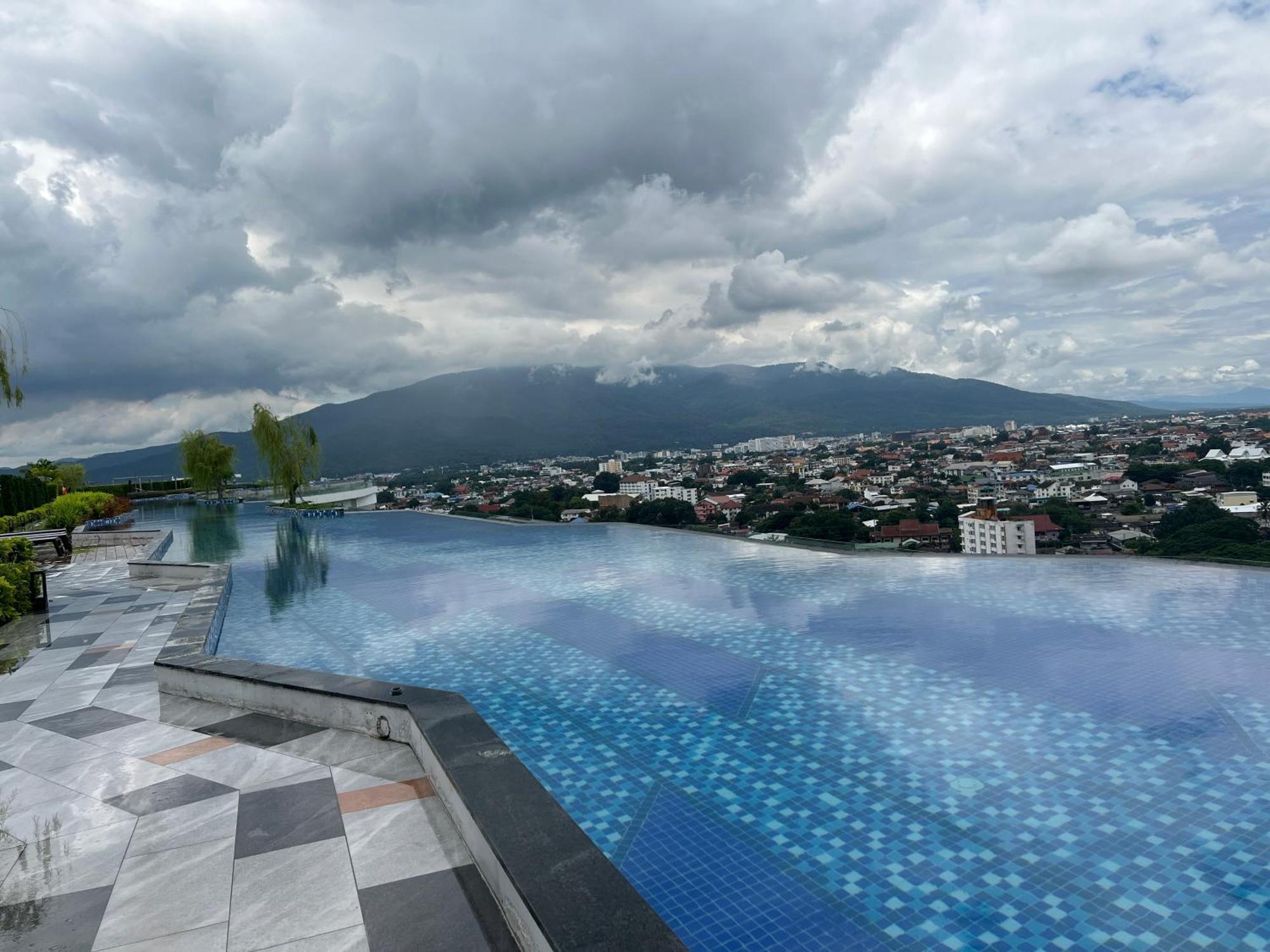 Apartamento Family Pool Full Facilities Self Check Chiang Mai