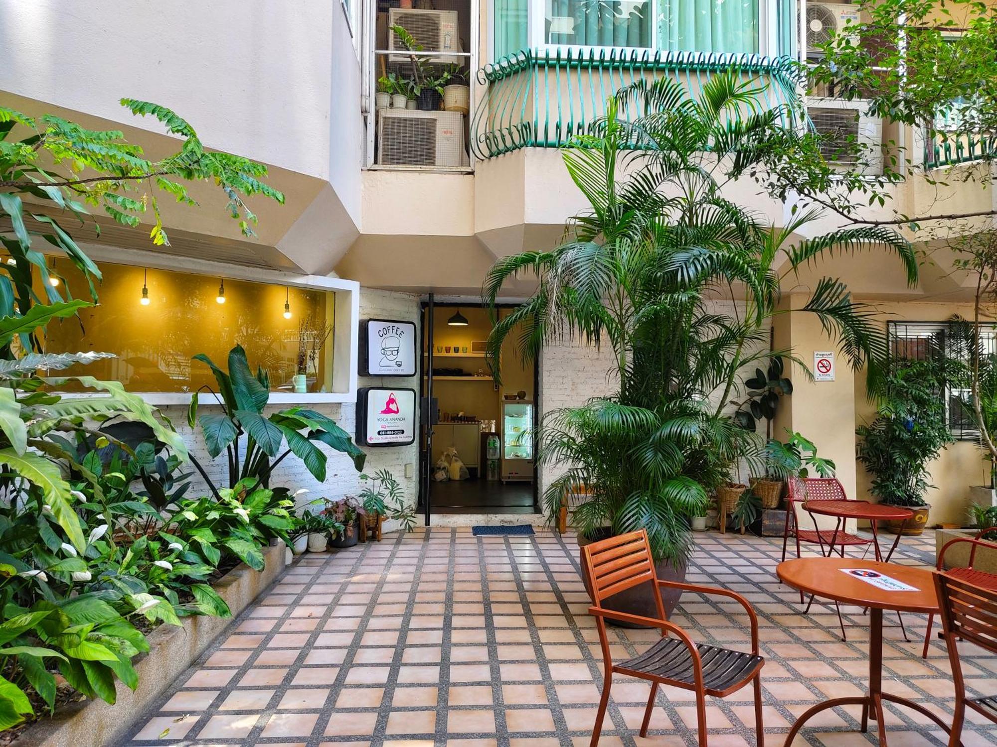 Peaceful At Happening Nimman Apartment Chiang Mai