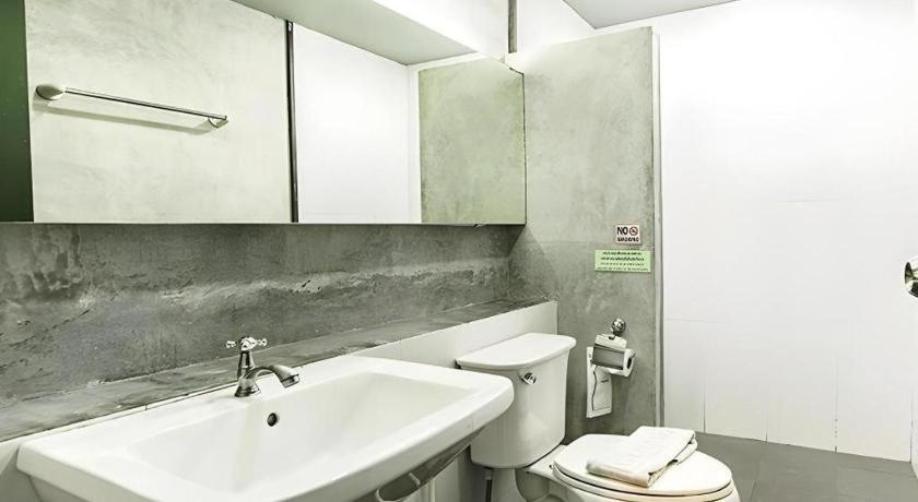 B2 Boutique And Budget Hotel