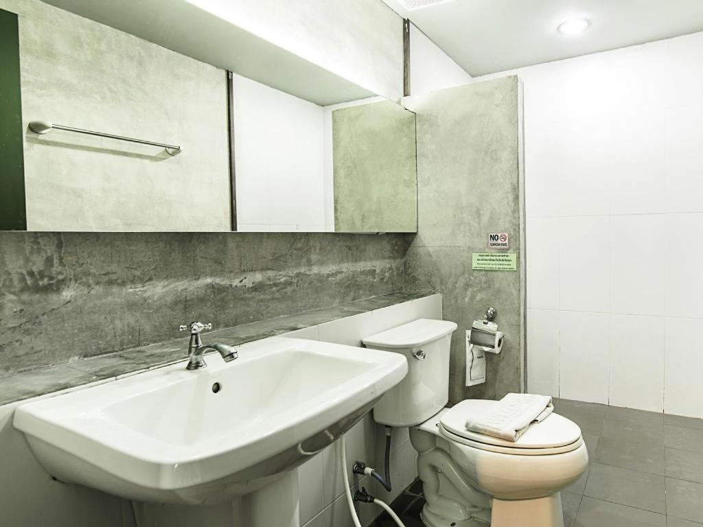 Hotel B2 Boutique And Budget