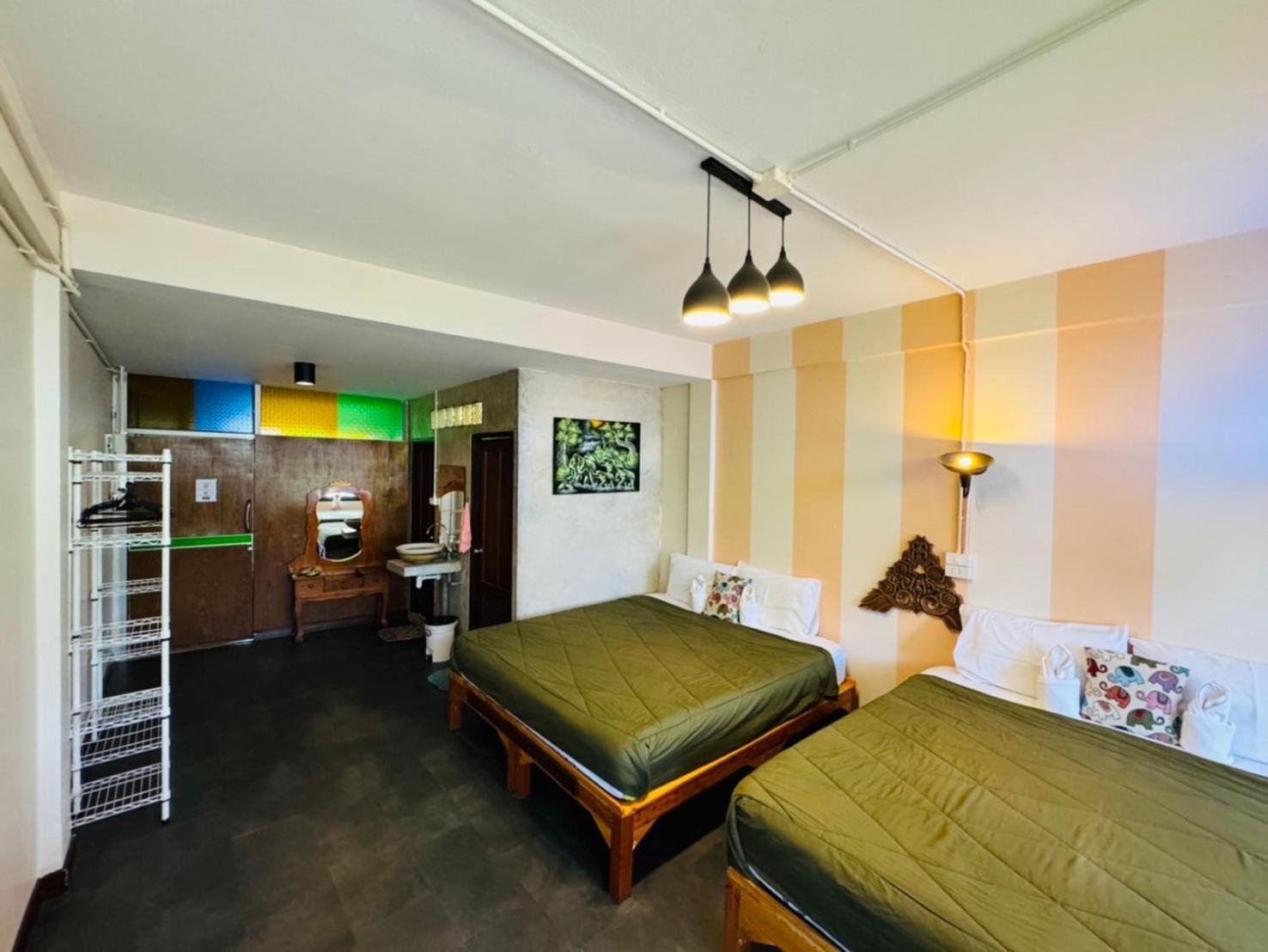 Retro At Phra Sing Guest house