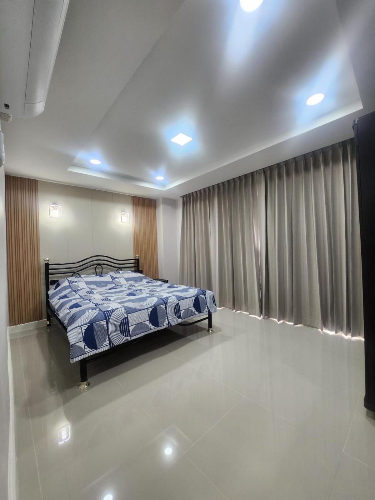 2 Bedrooms Luxurious 904 2 Apartment