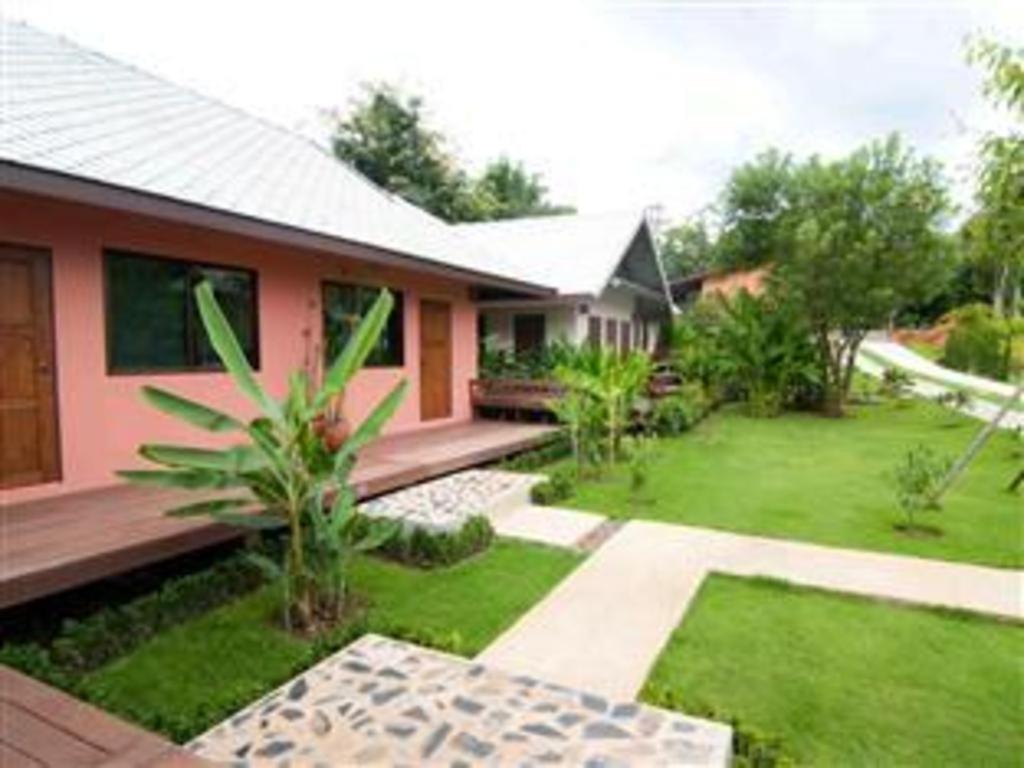 Monn Phu Phrai 3*