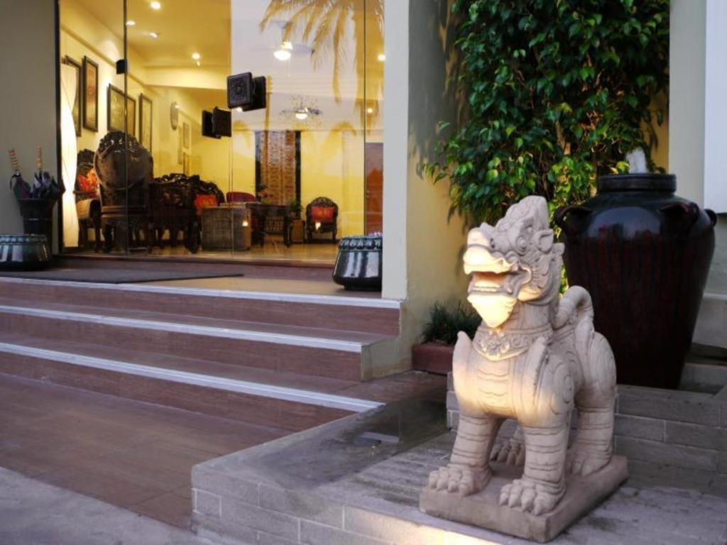 The Xym Hotel 2*