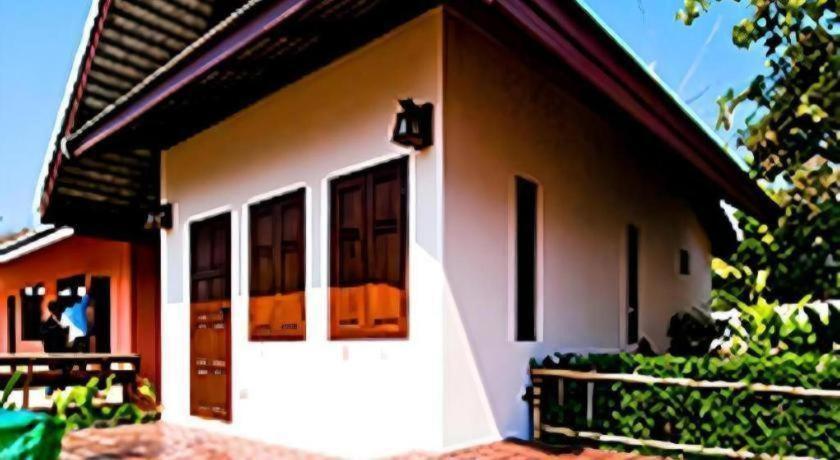Monn Phu Phrai