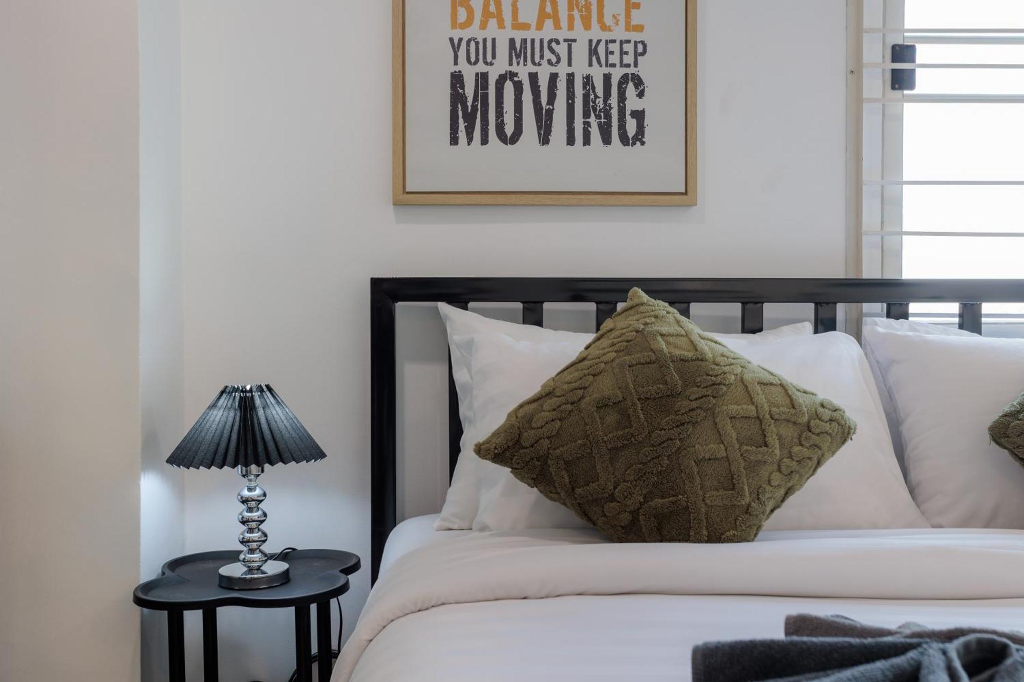 Apartamento White & Black Cozy Heart Of Nimman Chiang Mai