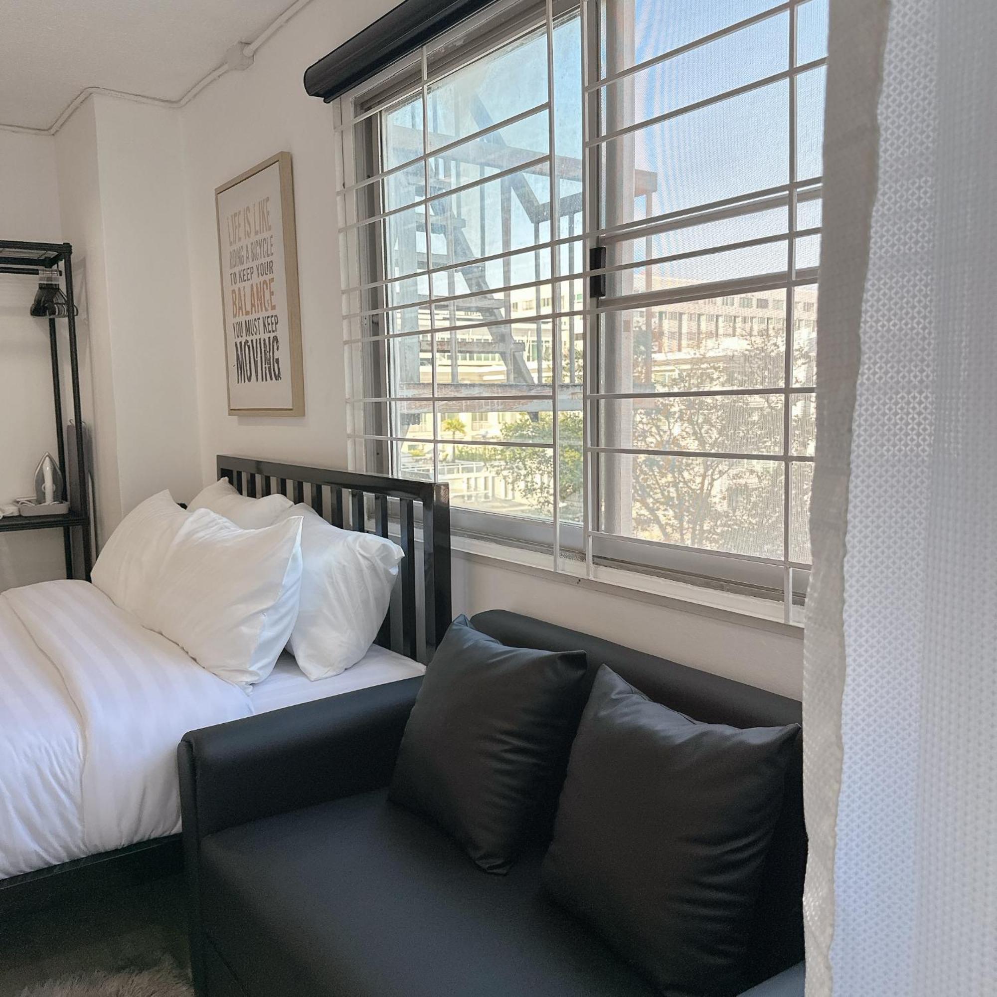 Apartamento White & Black Cozy Heart Of Nimman Chiang Mai
