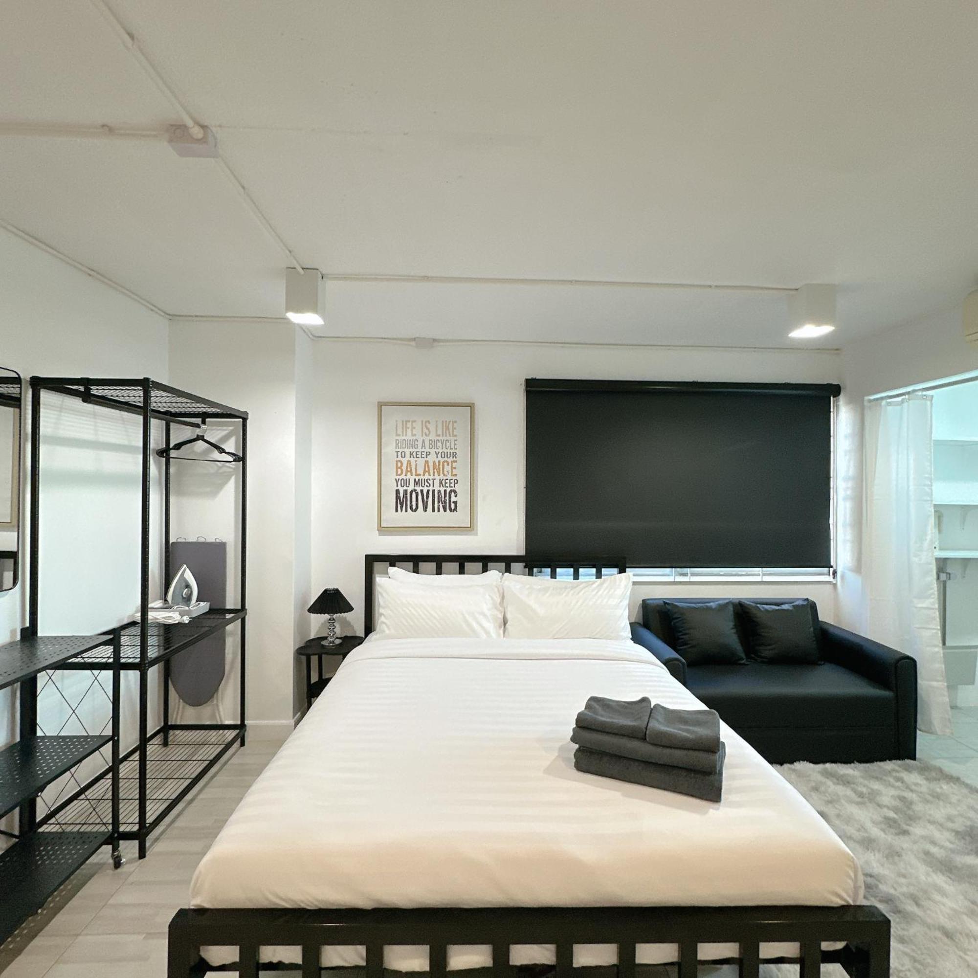 White & Black Cozy Heart Of Nimman